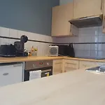 The Den - Cozy Studio Apartment